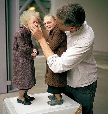 ron-mueck-hiperrealismo-esculturas